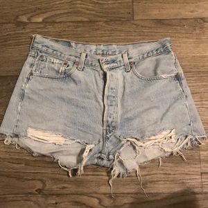 Vintage High-Waste Levi Jean Shorts